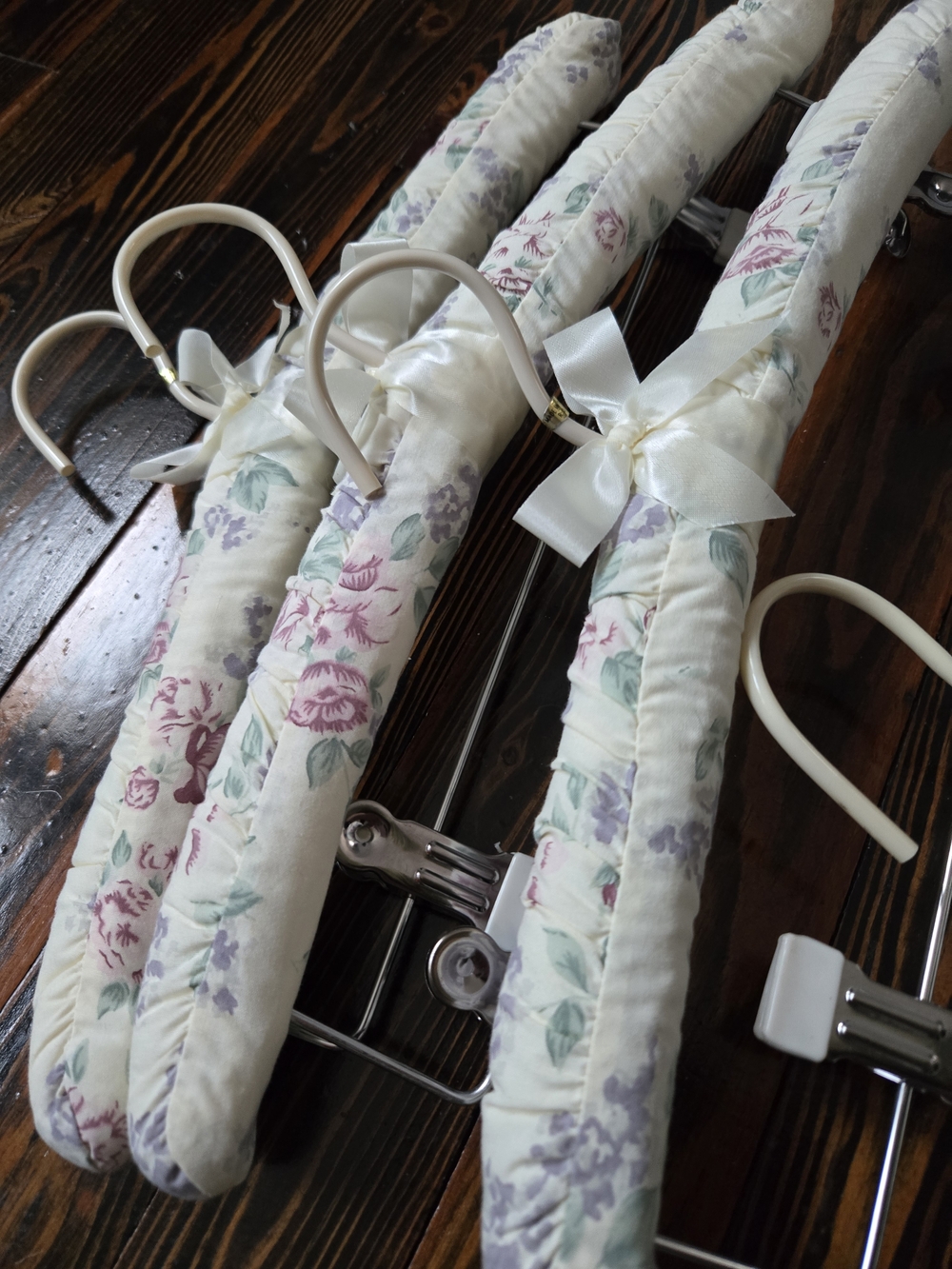 Vintage Cottagecore Floral Padded Hangers | Set of 5 | Satin Bows Shabby Chic - Picture 9 of 9